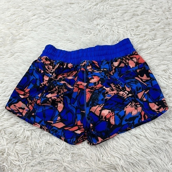 Lululemon Tracker Short IV (4-way Stretch) Paint Storm Harbor Blue Multi / Black - Picture 5 of 5